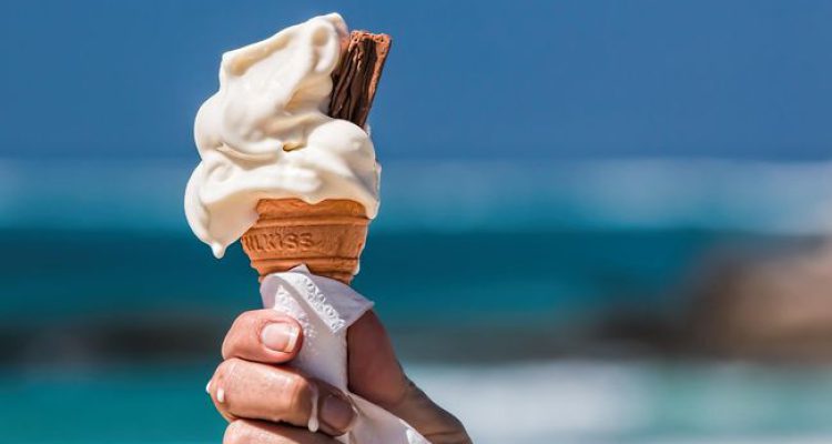 Fakta Bahwa Ice Cream Bisa Meningkatkan Mood Seseorang, Berikut Alasanya - BREAKINGON.COM