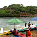 Wisata Murah Menikmati Keindahan Pantai Drini dengan Budget Terjangkau - BREAKINGON.COM